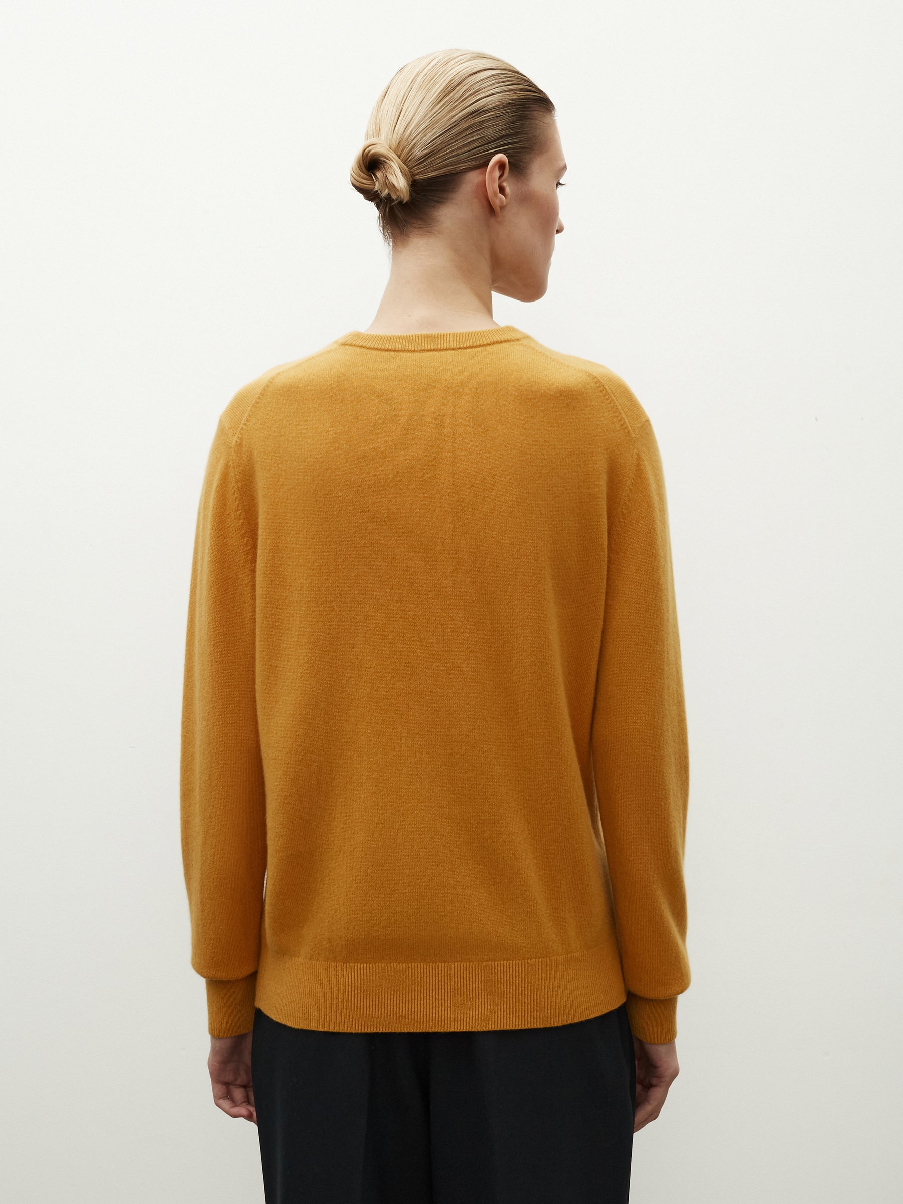 Cashmere crew neck jumper