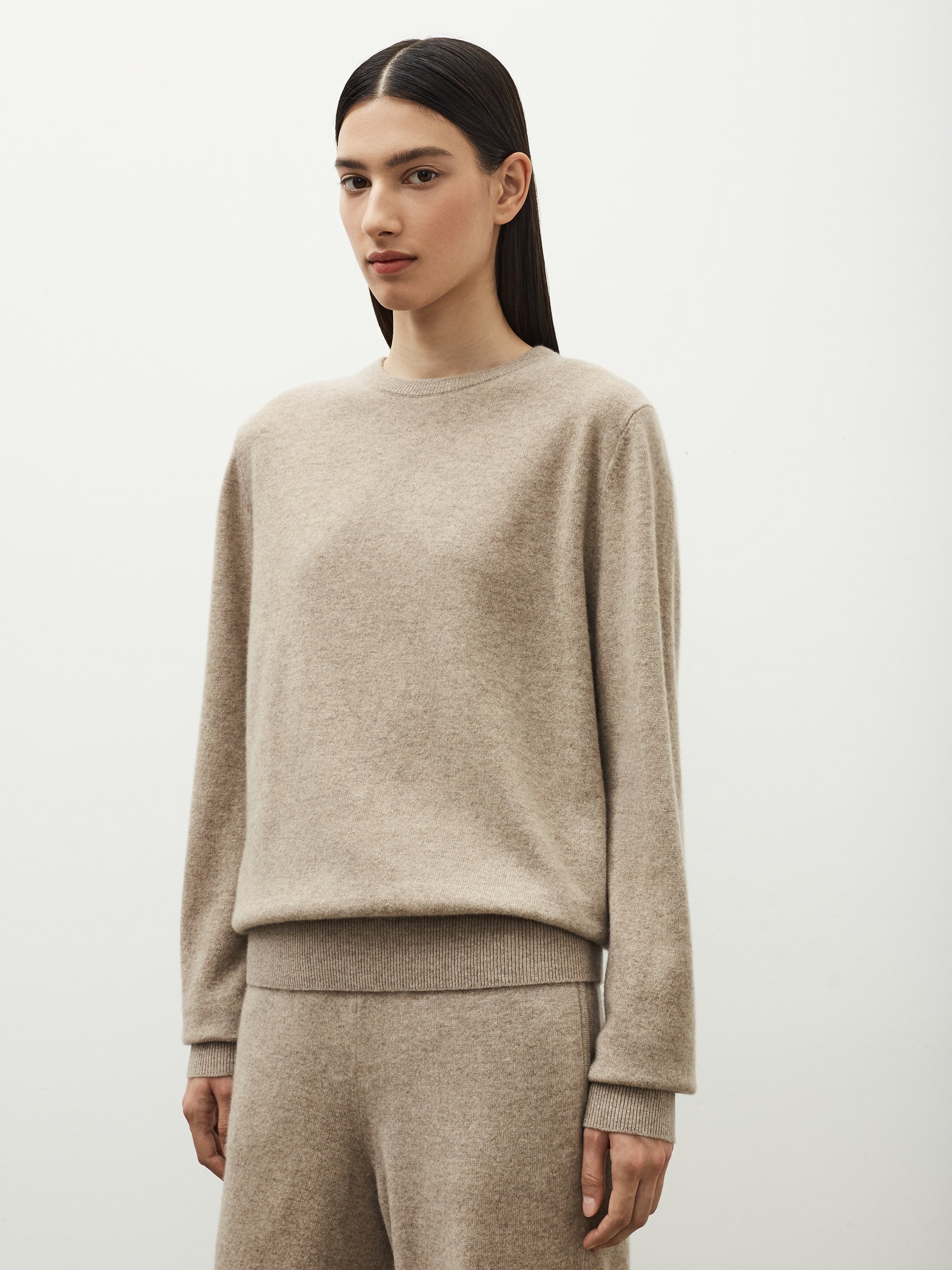 Cashmere crew neck jumper