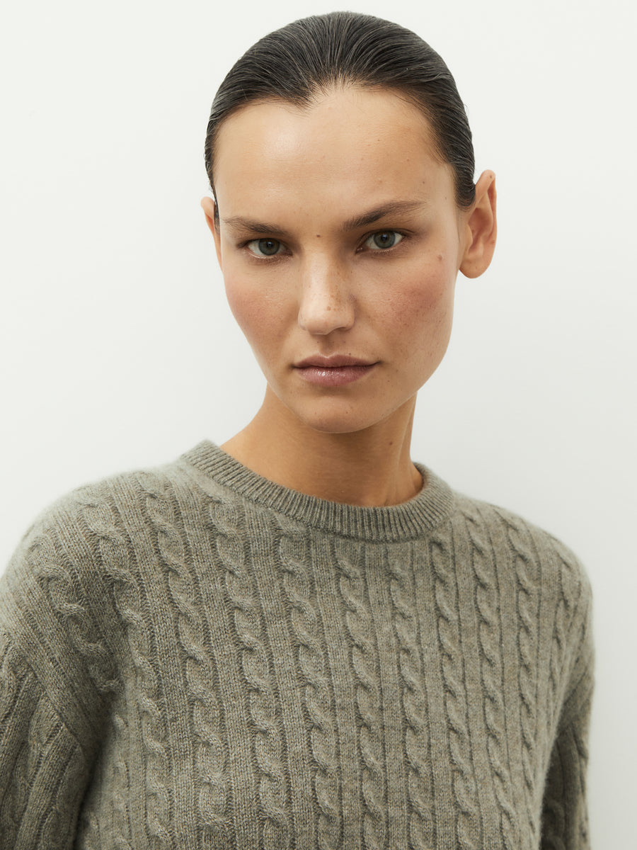 Cashmere Cable Knit Jumper 12 STOREEZ 