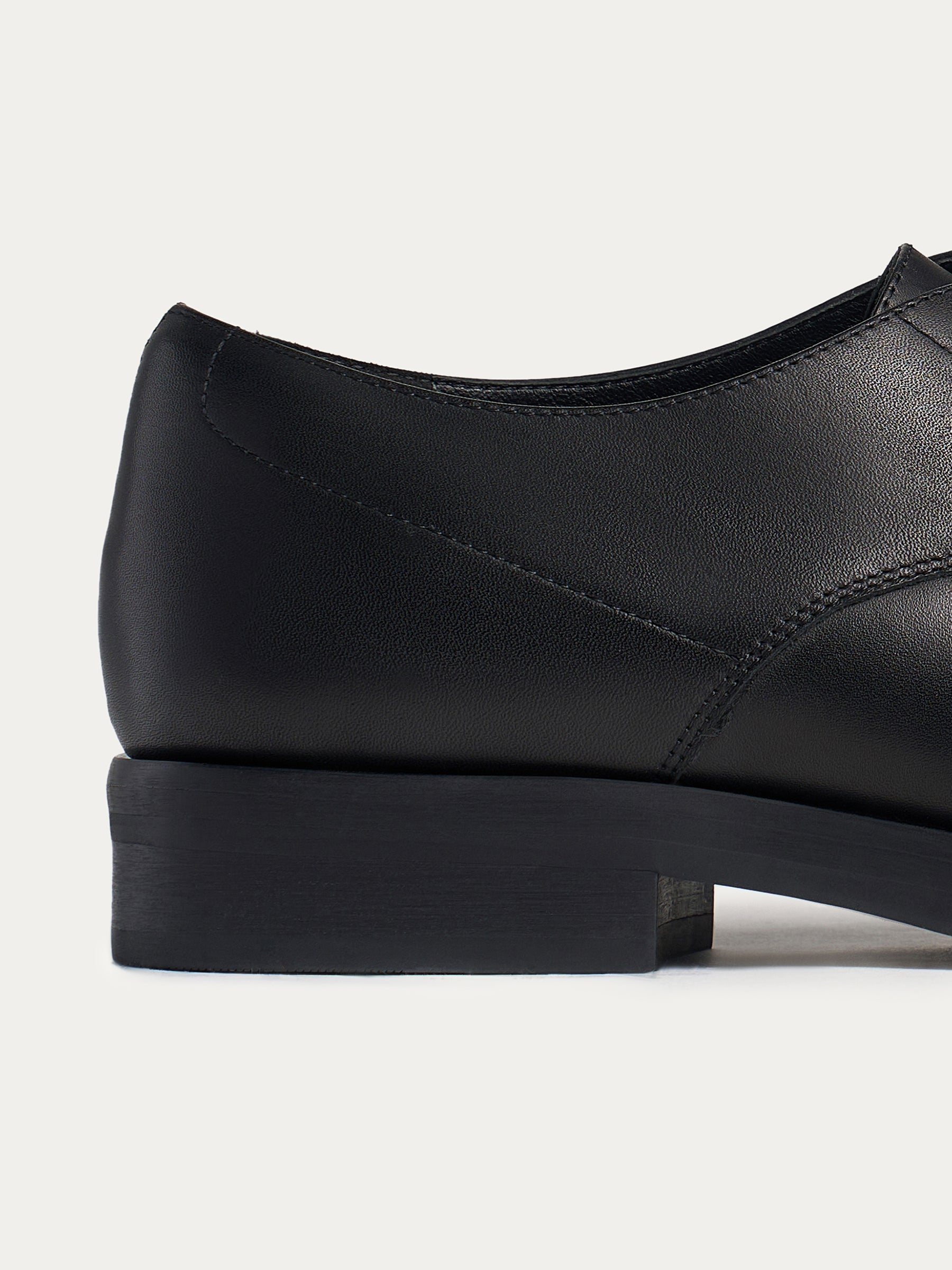 Derby shoes