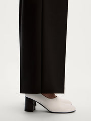 Leather pumps