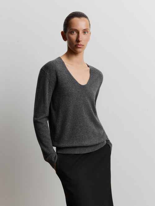 Wool-cashmere U-neck jumper