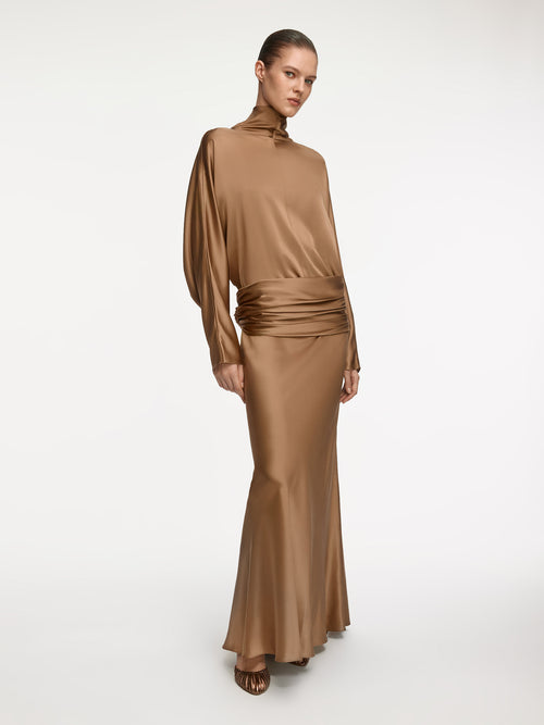 فستان من حرير ميلبري