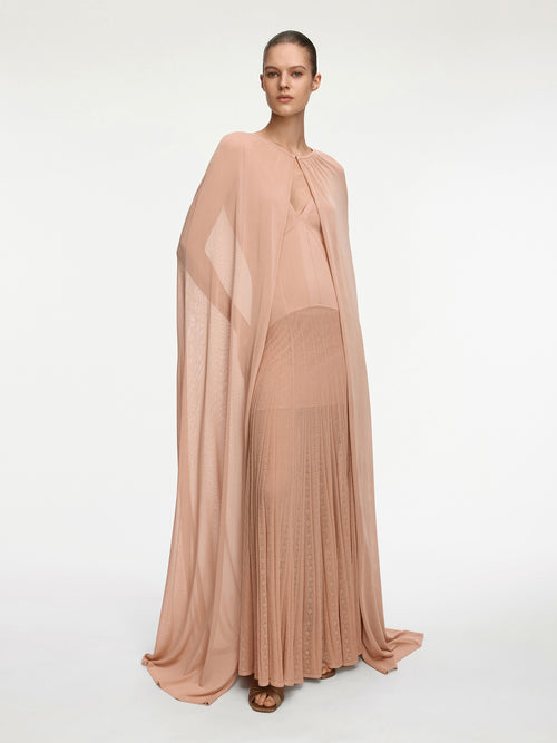 فستان بنمط رداء كاب رير روز