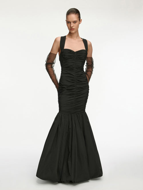 فستان بافلوفا من قماش التفتا