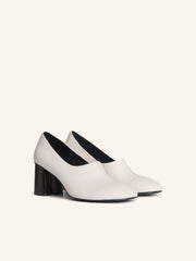Leather pumps