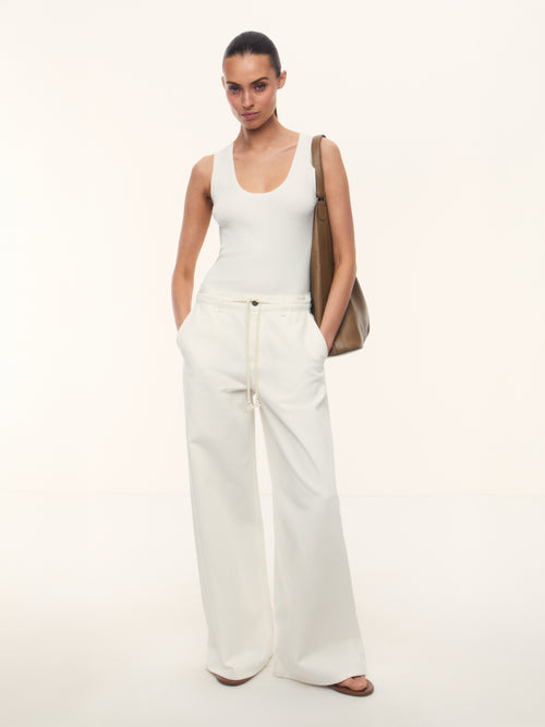 بنطال جينز بقصة واسعة عند الساقين 433