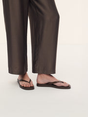 Korfos thong sandals