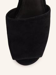 Fonda sandals