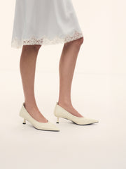 Leather pumps