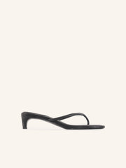 York thong sandals