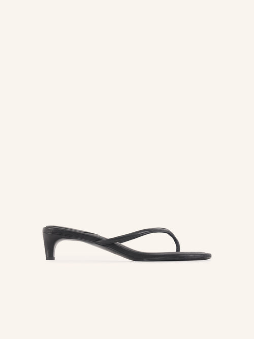 York thong sandals